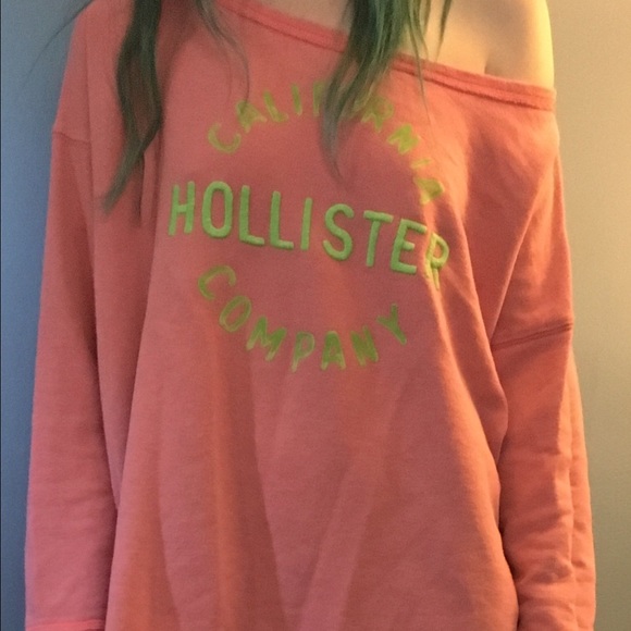 Loose fitting Hollister sweater