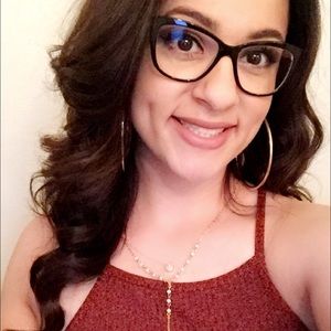 Meet your Posher, Cristina