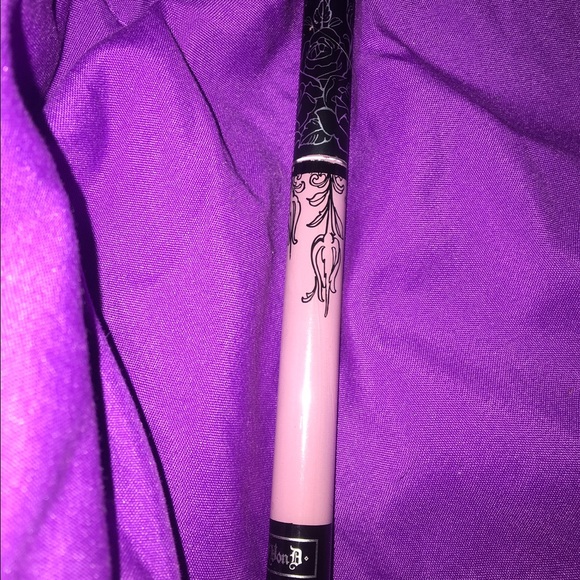 Everlasting Liquid Lipstick- Requiem