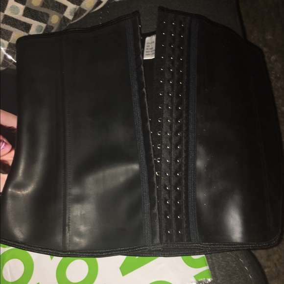 Waist trimmer corset - Picture 2 of 3
