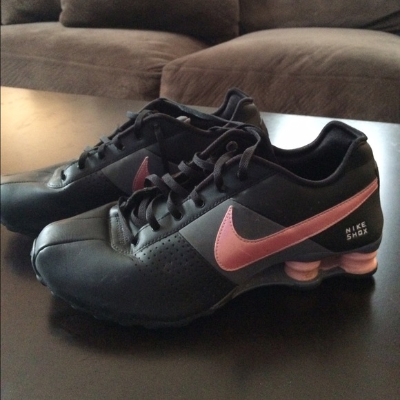Black Nike Shocks