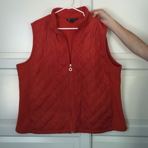 Quilted. Zip up vest