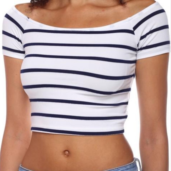 Soft & Stretchy Blk & White Striped Crop Top - Picture 2 of 4