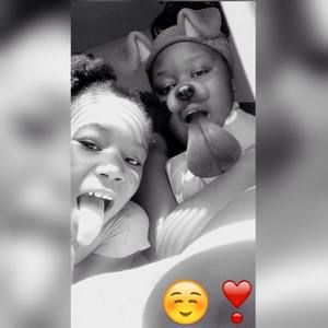 Meet your Posher, Møñí