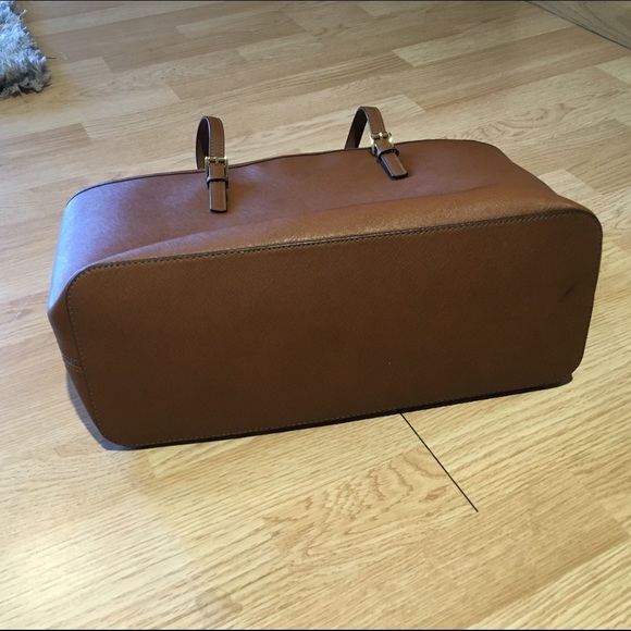 Michael Kors - Picture 2 of 4