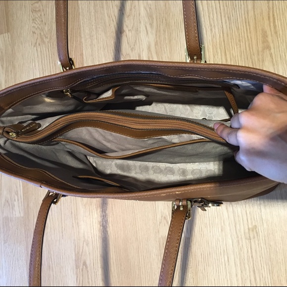 Michael Kors - Picture 3 of 4