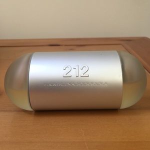 212 Carolina Herrera