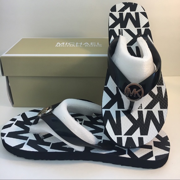 New 🎉 Michael Kors Jet Set Sandals Black