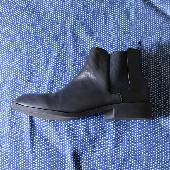 Forever 21 chelsea bootie