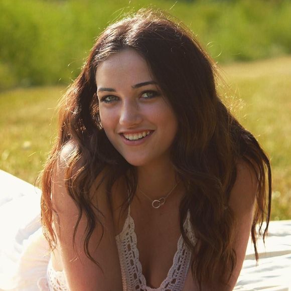 Meet your Posher, Ashton - Picture 2 of 2