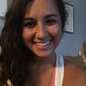 Meet your Posher, Alyshia