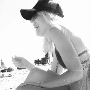 Meet your Posher, Felicia