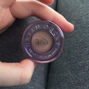 URBAN DECAY EYESHADOW