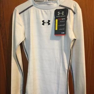 Boys under Armour NWT shirt size small