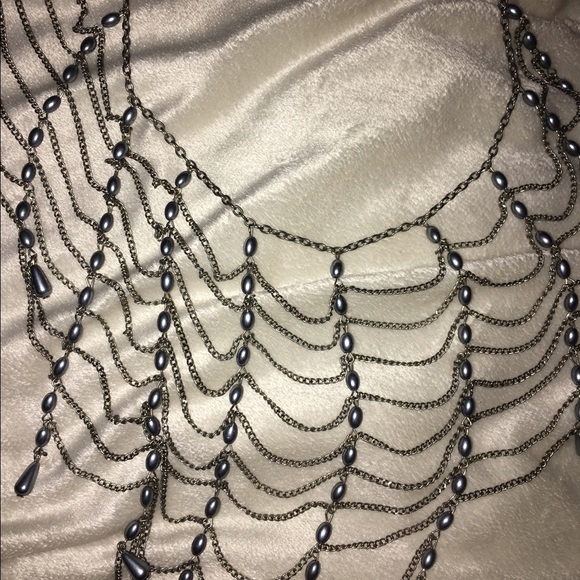 Women's spider web pearl necklace
