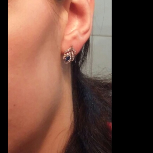 New Charms Leaf Earrings For Women - Picture 4 of 4