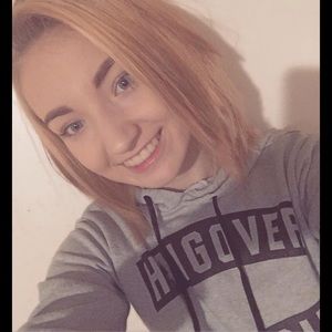 Meet your Posher, Alexis