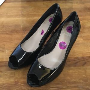 Vince Camuto Black Paten Leather Pumps