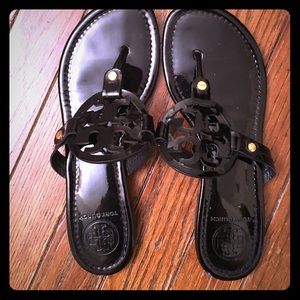 Tory Burch 7 1/2 Miller leather logo thong sandal