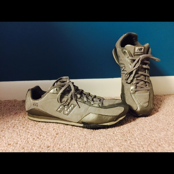 New Balance Women's 442 size 10