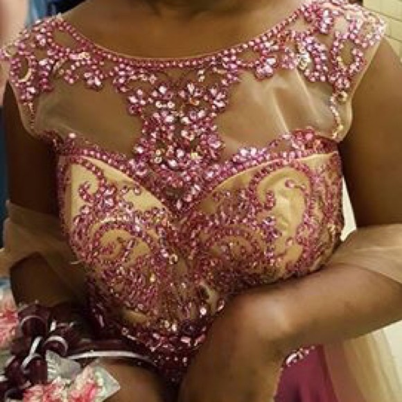 PROM DRESS ! 😜 - Picture 4 of 4