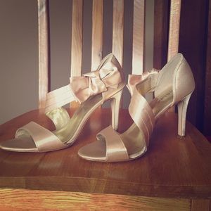 Kelly & Katie Champagne Pumps