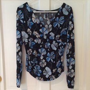 Flower long sleeve top