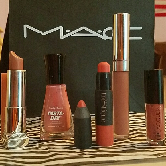 💖Mauve Lips/Nails Bundle💖