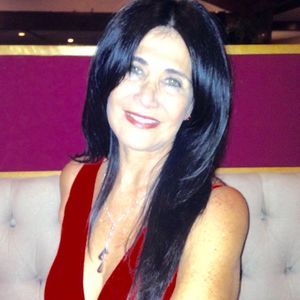 Meet your Posher, Lucely