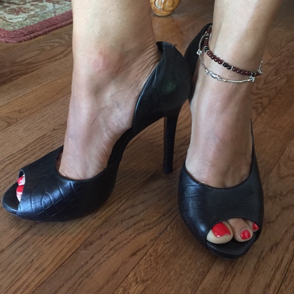 Gianni Bini peep toe pumps