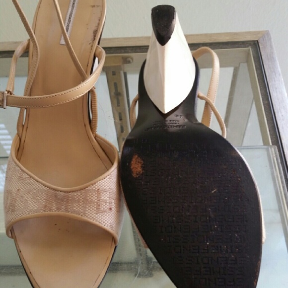 Dressy pair of shoes.