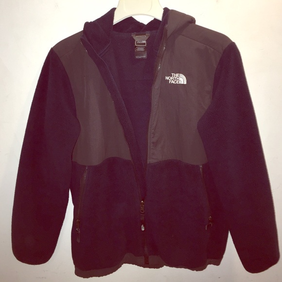 Maker offer The NorthFace jacket w/ hood