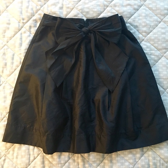 Trina Turk Skirt 🐰 Size 6.