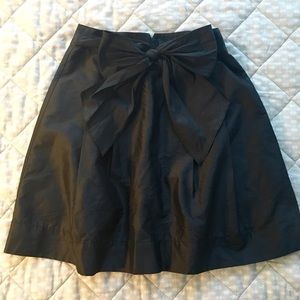 Trina Turk Skirt 🐰 Size 6.