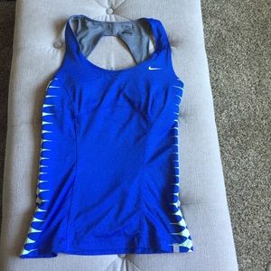 Nike tennis top in great condition size small