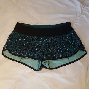 Lululemon speed shorts mountain peaks size 6