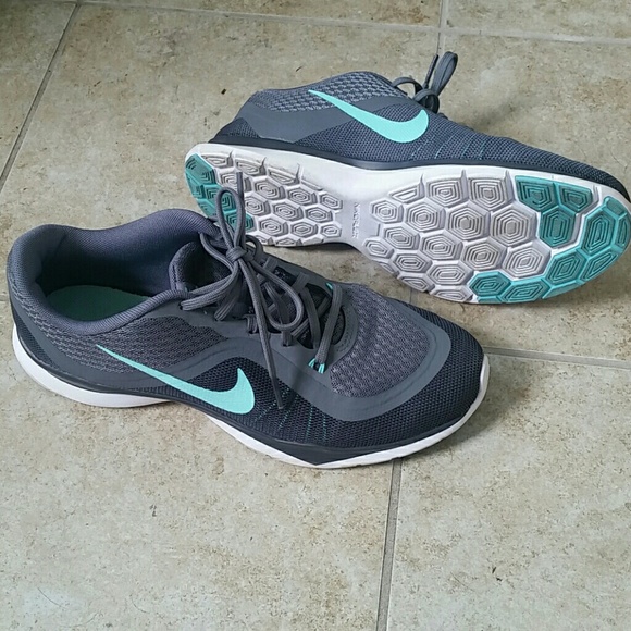 BRAND NEW NIKES - Picture 3 of 4