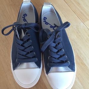 Boden sneakers