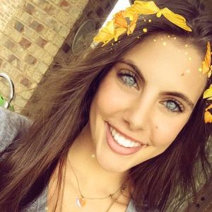 Meet your Posher, Adrienne