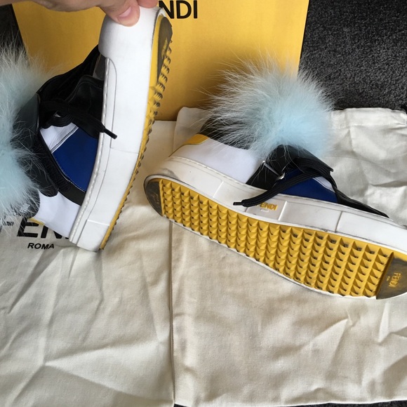 Fendi Karl Sneakers - Picture 3 of 4