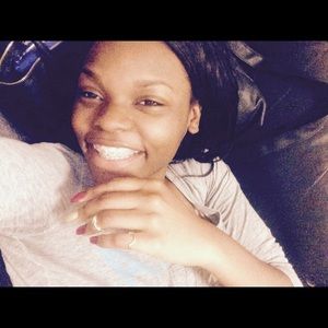 Meet your Posher, Chrystine