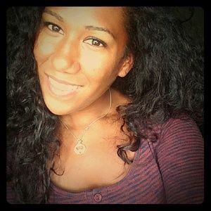 Meet your Posher, Adrienne