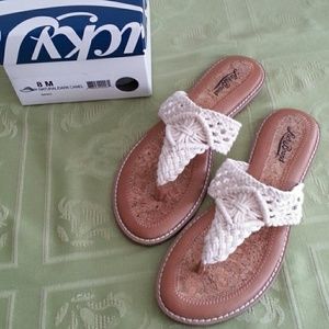 Lucky Brand "Barry" sandals size 8