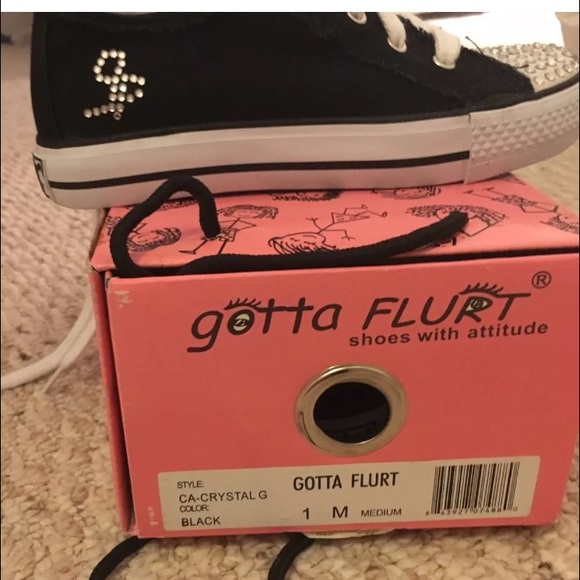 NEW Gotta Flurt Gym Shoes Sneakers Rhinestones Sz1 - Picture 2 of 2