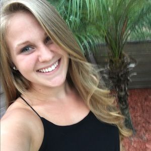 Meet your Posher, Cierra