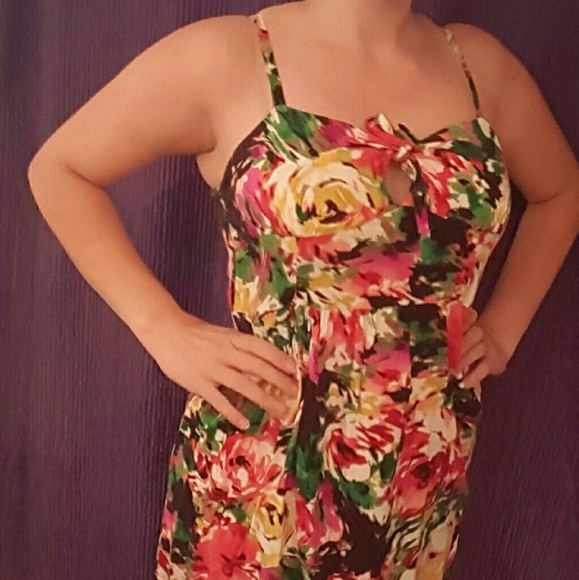 Forever 21 Floral sundress - Picture 1 of 3