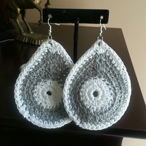 Crochet earrings - Picture 1 of 1