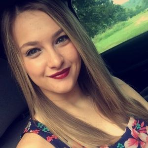 Meet your Posher, Whitney