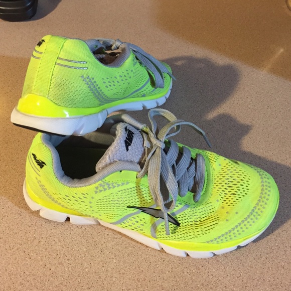 Shoes - Picture 2 of 4