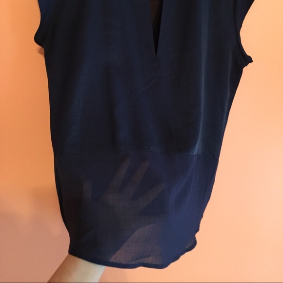 ‼️SOLD‼️ Navy blue blouse - Picture 4 of 4